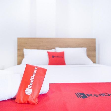 Reddoorz @ Rs Adam Malik Medan Hotel Екстериор снимка